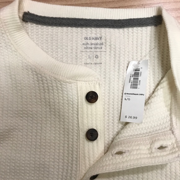 Old Navy Men’s Knit 3-Button Sweater - Picture 3 of 3